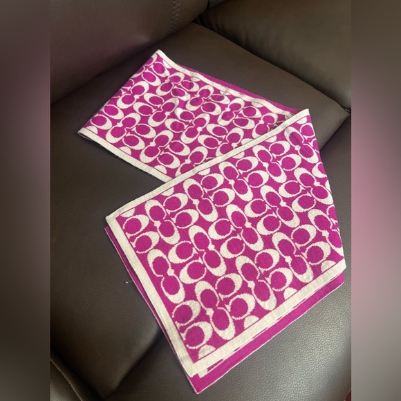 COACH purple pink and white C scarf coach brand cute winter scraft - Picture 2 of 8